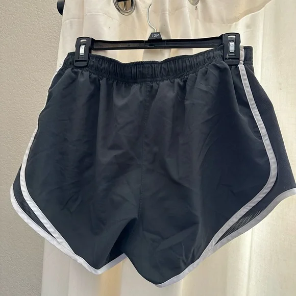 athletic shorts - Picture 2 of 3